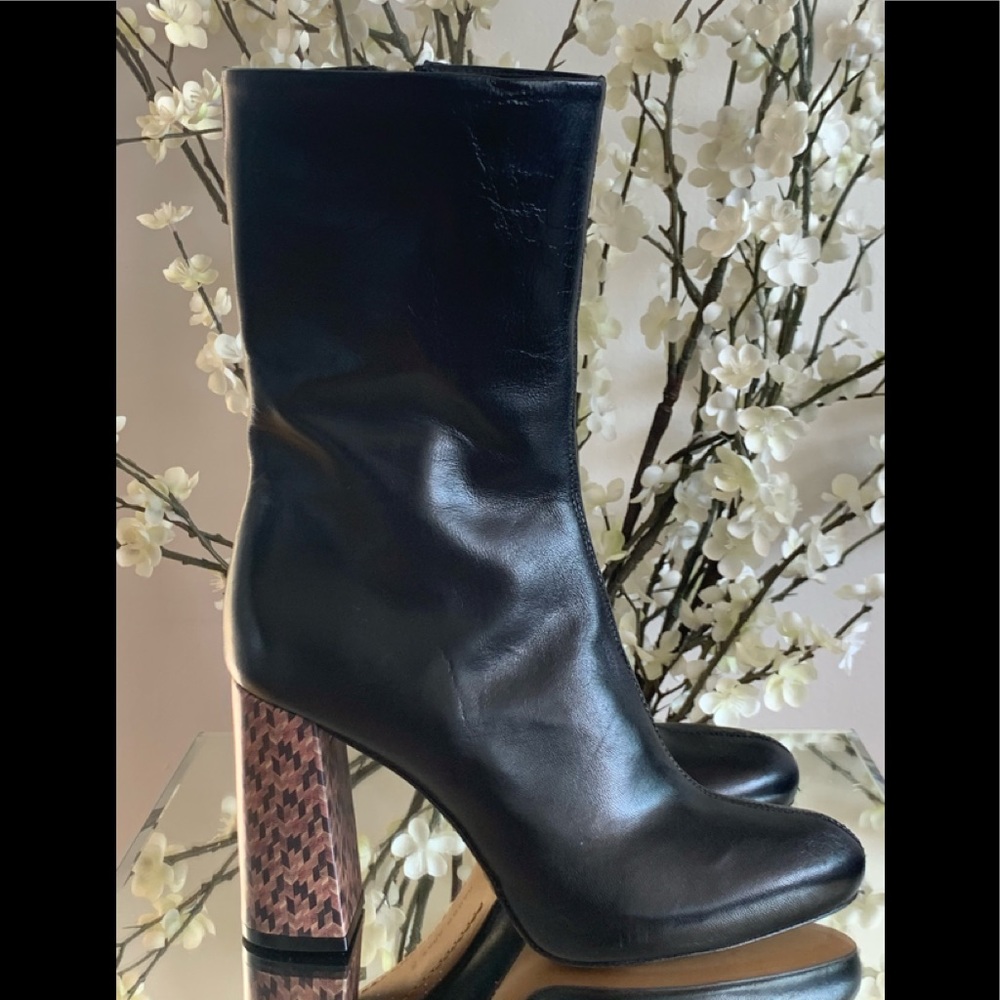 🔥🔥Brand New Zara Leather Boot w/Detailed Heel😍
